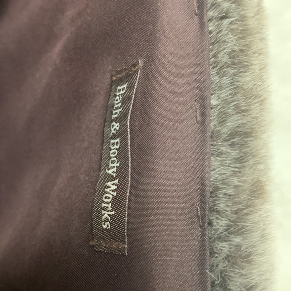 Bath&Body Works Basket with Faux Fur Trim - Picture 3 of 4